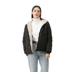 Veste courte matelassée pour femmes de haute qualité, veste respirante à fermeture éclair pour femmes d'hiver avec logo sur mesure - Product Image 1