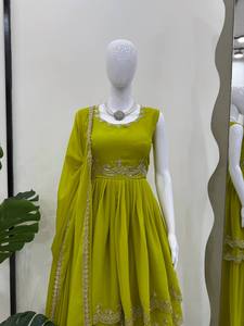 Traje Sharara con Hilo de Secuencia Foux Gorgette y Color Verde Secuencia - Product Image 6