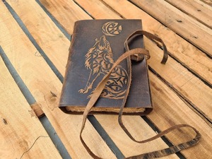 Journal d'écriture en cuir gaufré loup, bloc-notes Grimoire Livre d'or de mariage - Product Image 4