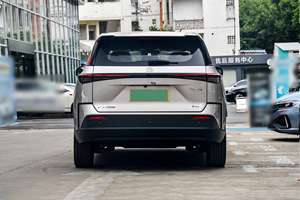 Nuevo Sedán Eléctrico 2025 de Emprendimiento Conjunto con Sistema de Conducción Inteligente, Chip de Computación de Alto Rendimiento, Transmisión Automática, R18 EV - Product Image 5