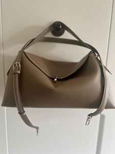 กระเป๋าโท้ทผู้หญิงหนังแท้สุดคลาสสิกหรูหรา, กระเป๋าสะพายคาดลำตัวหนังนิ่มกระเป๋าโท้ทขนาดใหญ่ - Product Image 5