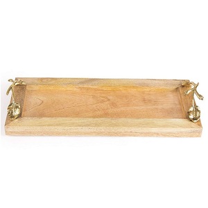 Bandeja de Servir Rectangular Hecha a Mano de Madera de Mango con Asas Decorativas de Hojas de Latón Dorado, Bandeja Otomana Rústica de Lujo para Decoración del Hogar - Product Image 1