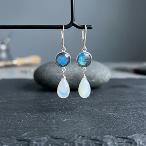 Boucles d'oreilles pendantes en labradorite et pierre de lune, ton neutre, cadeau pour maman, argent sterling 925, fiançailles et mariage de juin - Product Image 1