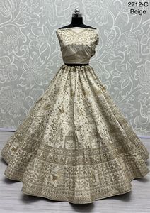 Seda pesada de nuevo diseñador con bordado Dori y trabajo de diamantes y costura con CanCan Party wear Lehenga choli - Product Image 2