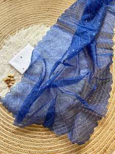 Saree en soie organza avec impression Bandhani et feuille de travail pour mariages et fêtes vêtements indiens et pakistanais - Product Image 2