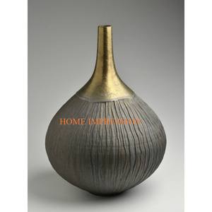 Vase à fleurs de table en aluminium gris et or de haute qualité, design unique, fait à la main, vases et pots à fleurs classiques - Product Image 1