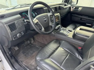 Véhicule tout-terrain de luxe de taille standard 2024, moteur V8, 4x4, robuste, style H2, prêt à rouler - Product Image 4