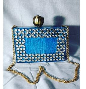 Boîte à bijoux en bois de qualité supérieure avec incrustation d'os décorative pour un stockage d'accessoires sophistiqué et un choix de cadeau élégant d'Inde - Product Image 4