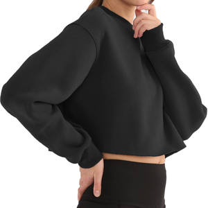 Sudadera informal con capucha recortada de algodón 100% rojo para mujer con diseño de doble cremallera Servicio OEM disponible Hecho en Pakistán - Product Image 2