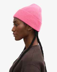Custom High Quality Womens Acrylic Ribbed <b>Beanie</b> Cap PVC Patch Logo Black Winter Hat Wholesale Plain <b>Knitted</b> <b>Beanie</b> For Women - Product Image 4