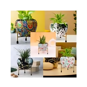 Maceta de cerámica neutra con esmalte mate sutil perfecto para agregar detalles verdes suaves a sus rincones favoritos de casa o jardín - Product Image 2