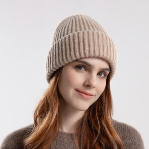 Bonnet brodé côtelé épais en vente en gros Bonnets à tricoter personnalisés Chapeaux avec logo Bonnet en acrylique à revers - Product Image 3