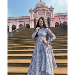 Conjunto Elegante y Modesto SAPPHIRE-3PC para Mujer, Transpirable, Holgado, para Todas las Temporadas, Estilo Prairie Chic, Camisa Estampada Khaddar, Dupatta, Anarkali - Product Image 2