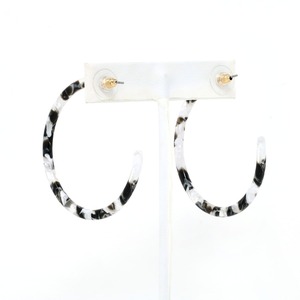 Boucles d'oreilles en résine de meilleure qualité pour filles et femmes Boucles d'oreilles de dernière conception en forme de rectangle à bas prix à vendre - Product Image 5