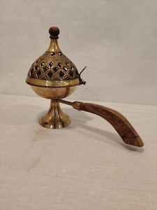 เตาเผากำยานทองเหลืองแบบมือถือ งานฝีมือ ROSHAN ดีไซน์อินเดีย/ทิเบต/ญี่ปุ่น ทำด้วยมือ ใช้งานได้ยาวนาน - Product Image 4