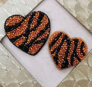 Broche Navideño Bordado con Cuentas de Animales para Moda Festiva, Broches Bordados con Cuentas de Semillas para Bodas por glowin fashion - Product Image 1