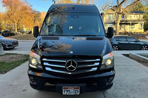 รถตู้เบนซ์ สปรินเตอร์ 3500 ปี 2015 มือสอง คุณภาพดี รุ่น Executive Shuttle จาก Midwest Automotive Designs - Product Image 2