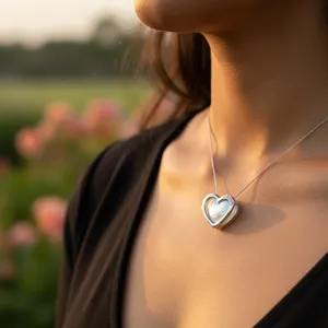 สร้อยคอจี้รูปหัวใจประดับมุกสีเงินสำหรับผู้หญิง สวมใส่ได้ทุกวัน - Product Image 1