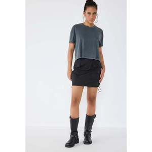 Camiseta Corta de Algodón 100% para Mujer, Bordado de Piedras, Corte Ajustado, Estilo Casual, Transpirable, Tallas XS-XXS Disponibles, Decoración con Letras - Product Image 3