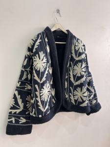 Veste en fausse fourrure Suzani en coton pour femme, manteau court d'hiver, veste bohème faite à la main - Product Image 2