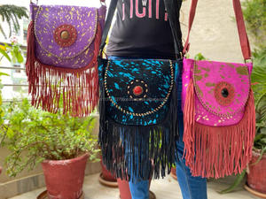 กระเป๋าถือหนังขนเมทัลลิก,กระเป๋าสะพายข้างหนังพู่ - Product Image 3