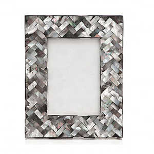 Cadre photo élégant en nacre et en bois fait à la main Affichage décoratif pour la maison et cadeau réfléchi avec incrustation de coquillages - Product Image 4