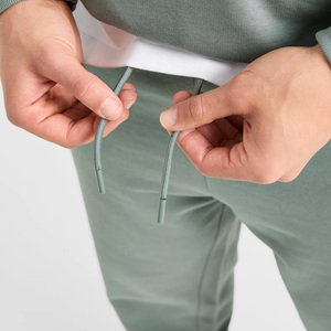 Pantalon de survêtement pour hommes sur mesure avec broderie et impression d'étiquette de logo de marque personnalisée pour la formation ou l'utilisation de style de vie - Product Image 3