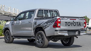 <span class=keywords><strong>Auto</strong></span> Usado de Lujo en Excelentes Condiciones, TOYOTA HILUX DC 2.4D 4X4, Año 2022, Color Plata, Bien Mantenido, Listo para Enviar a Todo el Mundo - Product Image 5