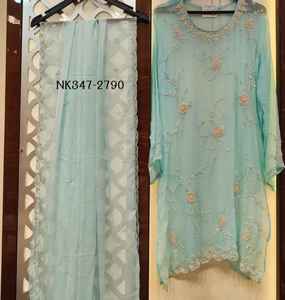 Salwar Kameez en organza de soie non cousu de designer moderne brodé à la main pour fête de mariage indien pakistanais numéro de modèle fantaisie - Product Image 1