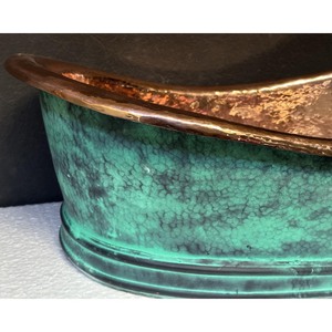 Bañera de alta calidad con una fantástica patina verde cobre, ricos tonos de cobre que añaden interés visual sin dominar el espacio. - Product Image 6