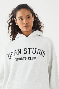 Conjunto de Sudadera con Capucha y Pantalones Cortos de Invierno y Otoño para Mujer, 100% Algodón de Alta Calidad, Sudadera con Capucha Extra Grande de Felpa con Logotipo Personalizado y Corte Holgado - Product Image 6