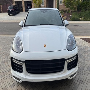 Porsche Cayenne Turbo propre de 2015 - Product Image 1