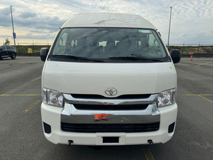Toyota Hiace GL 2024 Usada, Techo Alto, 2.5L Turbo Diésel, Transmisión Manual, 15 Asientos - Product Image 1