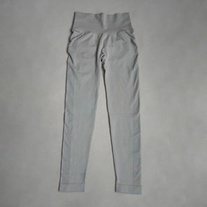 Venta al por mayor personalizado de cintura alta deportes entrenamiento Yoga pantalones leggings para mujeres poliéster suave gimnasio fitness leggings con bolsillo - Product Image 3