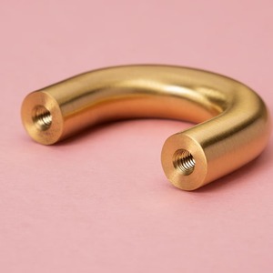 Poignée incurvée dorée pour armoires, tiroirs et portes Quincaillerie décorative élégante pour la décoration intérieure Utilisation élégante de l'intérieur et des meubles - Product Image 3