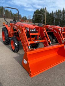 Tondeuse à gazon Kubot 4x4 petit tracteur avec cabine chargeuse frontale pelleteuse Kubota tracteurs camions agriculture mini tracteur agricole - Product Image 4