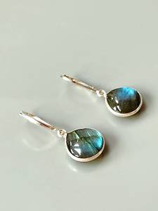 Boucles d'oreilles pendantes en labradorite naturelle taille poire, serties clos, faites à la main, pour usage quotidien, pierre de naissance, en argent sterling 925, cadeau pour mariage ou fête - Product Image 3