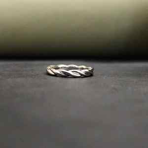 Bague Éternité Élégante en Acier Inoxydable avec Sertissage Classique et Moissanite Plaqué Or 18K – Style Unique pour Cadeau de Saint-Valentin - Product Image 3