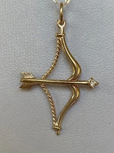 จี้เพชรทรงลูกศร ดีไซน์หรูหรา สำหรับงานแต่งงาน ทำจากเงินแท้ชุบทองคำ 14K สีเหลือง ประดับด้วยโมอิสซาไนต์ สวยงามทันสมัย เหมาะสำหรับทั้งชายและหญิง - Product Image 5