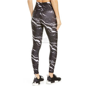 Legging taille haute avec maintien pour la salle de sport et les mouvements quotidiens, fabriqué au Pakistan - Product Image 3