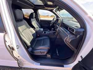 2024 Yota Tacoma TRD Off-Road Double Cabine 4x4 Automatique Diesel Turbo Toit ouvrant OEM - Product Image 2
