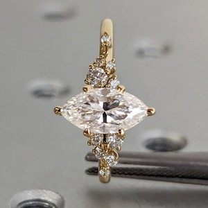 Anillo de Compromiso de Diamante VVS de Corte Brillante Cultivado en Laboratorio, Oro de 14K, Talla Personalizada de Lujo, Unisex, Certificado - Product Image 3