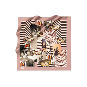 Pañuelo cuadrado de algodón floral rosa empolvado - Product Image 1