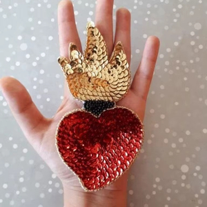 Broche Bordado con Cuentas de Aves Geométricas para Uso Casual, Broche Bordado con Cuentas Hecho a Mano con Logotipo Personalizado por glowin fashion - Product Image 1