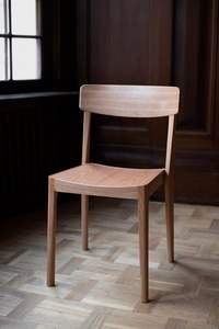 Silla de comedor minimalista de madera maciza | Muebles OEM para espacios de vida modernos y áreas de comedor - Product Image 3