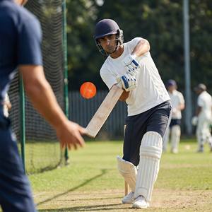 Fournisseur de balles de cricket d'entraînement en plastique OEM |   Ballon d'entraînement rotatif durable pour l'extérieur, idéal pour les écoles et les académies - Product Image 2