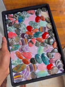 Venta al por mayor 100% Natural Green Gemstone Mix Cabochon AAA Grade Pulido Piedras preciosas sueltas Buena calidad Suministro a granel OEM disponible - Product Image 5