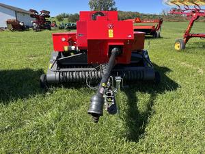 Presse à balles carrée Massey Ferguson 1840 de 2022 avec moteur et boîte de vitesses - Haute productivité - Product Image 2