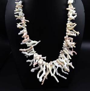 Collar Japonés de Coral Blanco, Cuentas de Palo Pulidas de 18 Pulgadas, Joyería de Rama Blanca Natural para Fiesta con Perla como Piedra Principal - Product Image 1