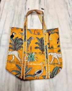 Grand sac à bandoulière à logo personnalisé sac fourre-tout de voyage matelassé oversize léger sacs fourre-tout matelassés pour femme - Product Image 1